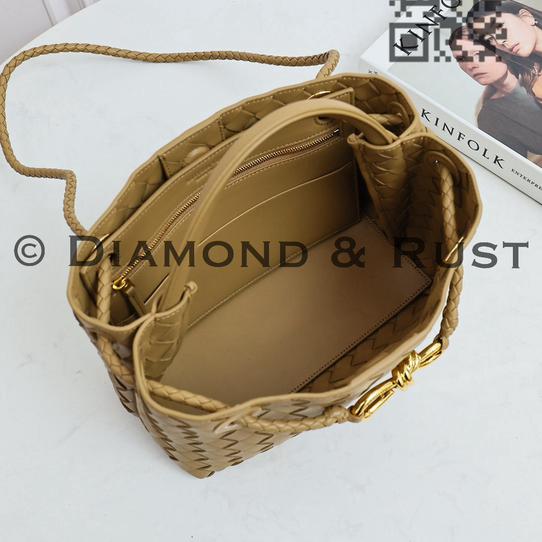Small Andiamo Bag #2261 Nut Brown