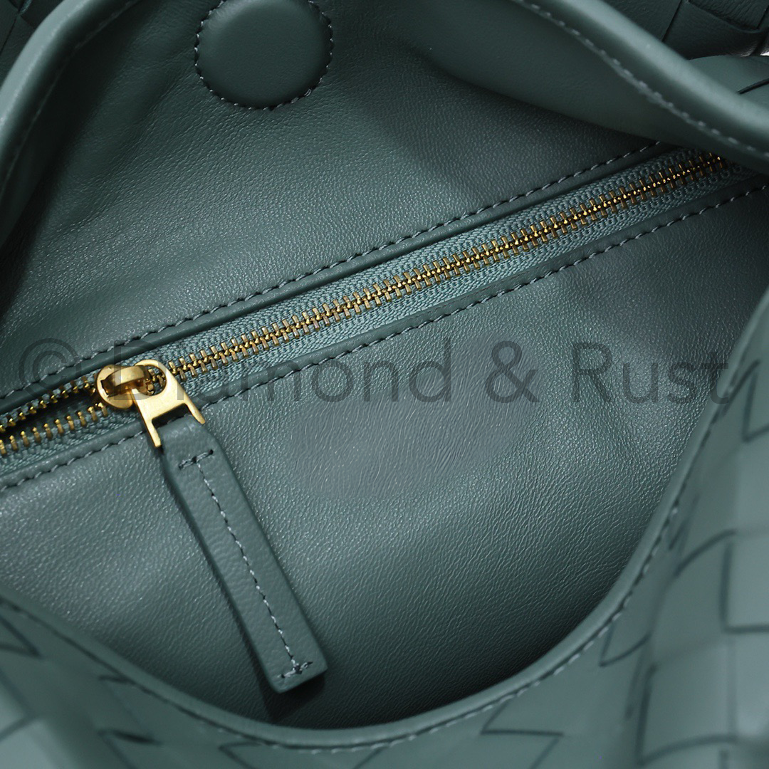 Small Hop Shoulder Bag #2269 Aloe Green