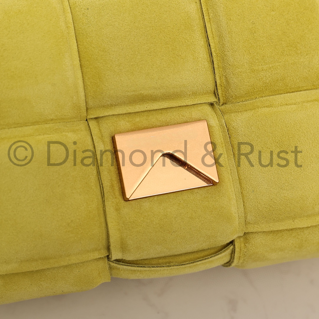 Padded Cassette Bag in Suede #6632A Kiwi