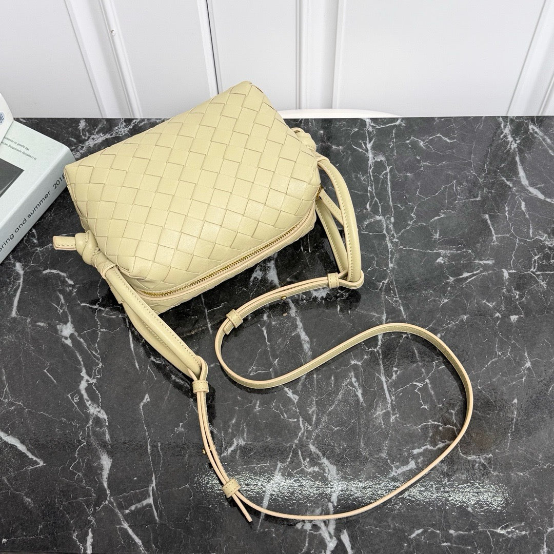 Small Loop Crossbody 9911 Oat