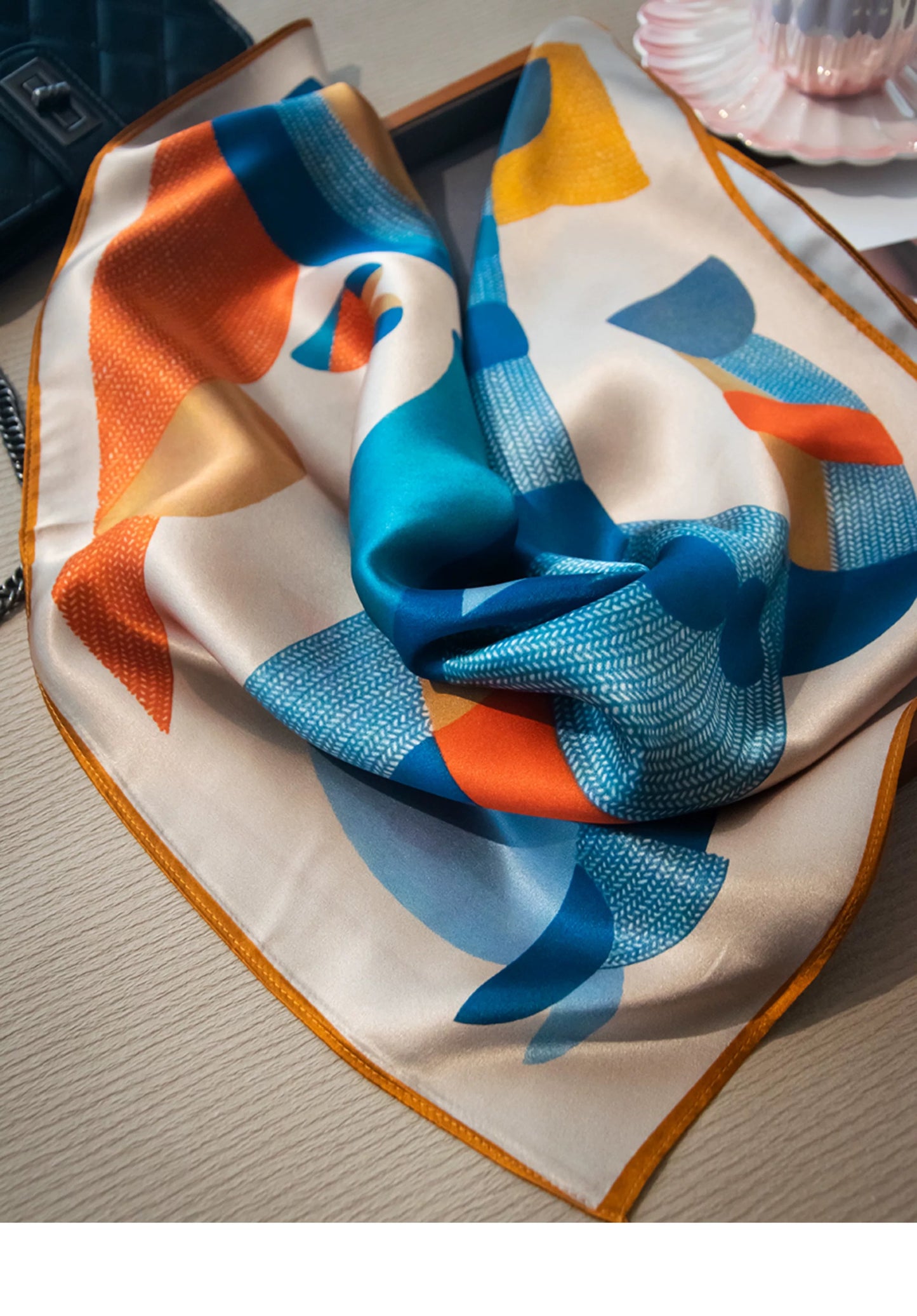 Pure-silk crêpe-de-Chine scarf 100 % mulberry silk 70cm Square Pony