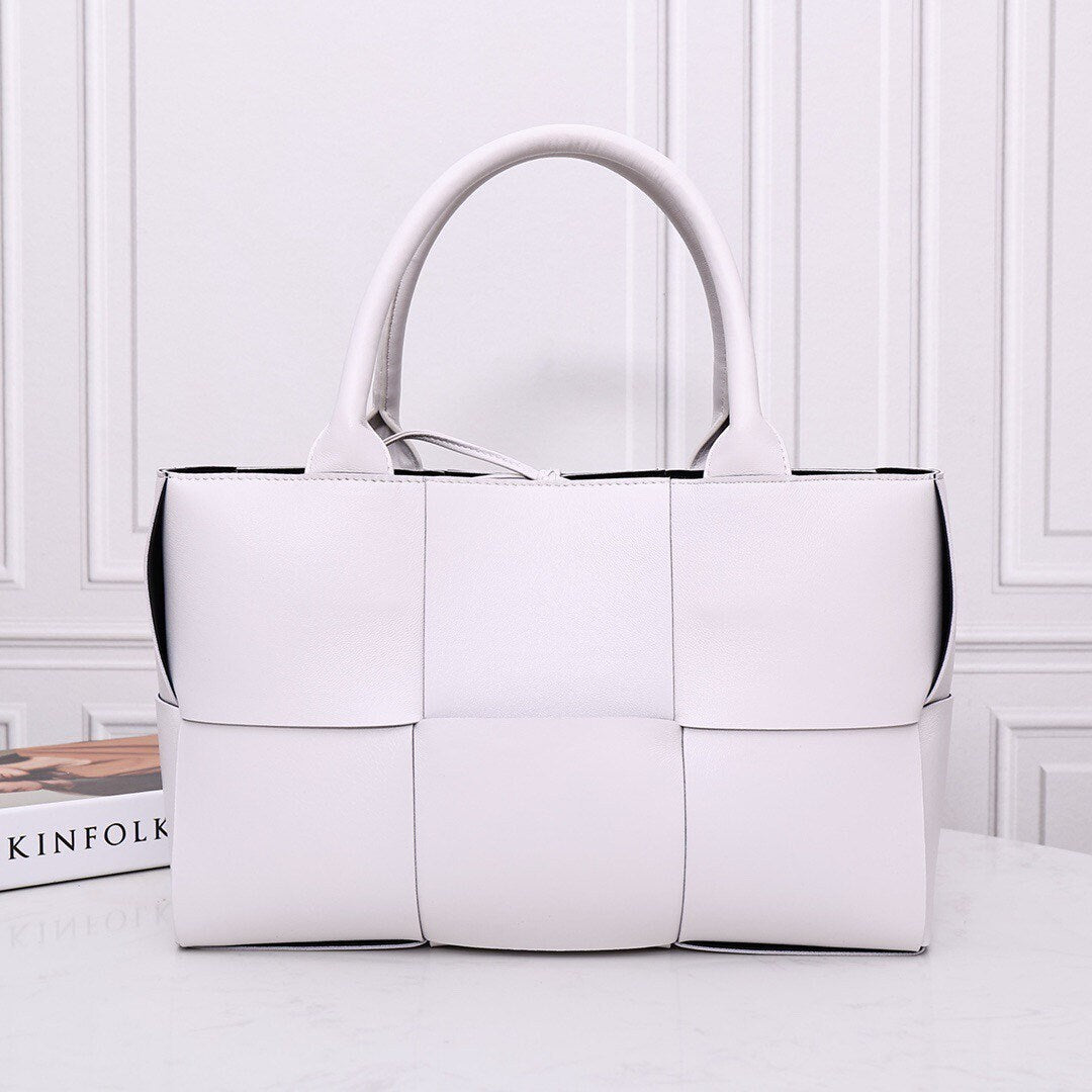 Medium Tote in Contrast Color 36cm #2218A Black-White