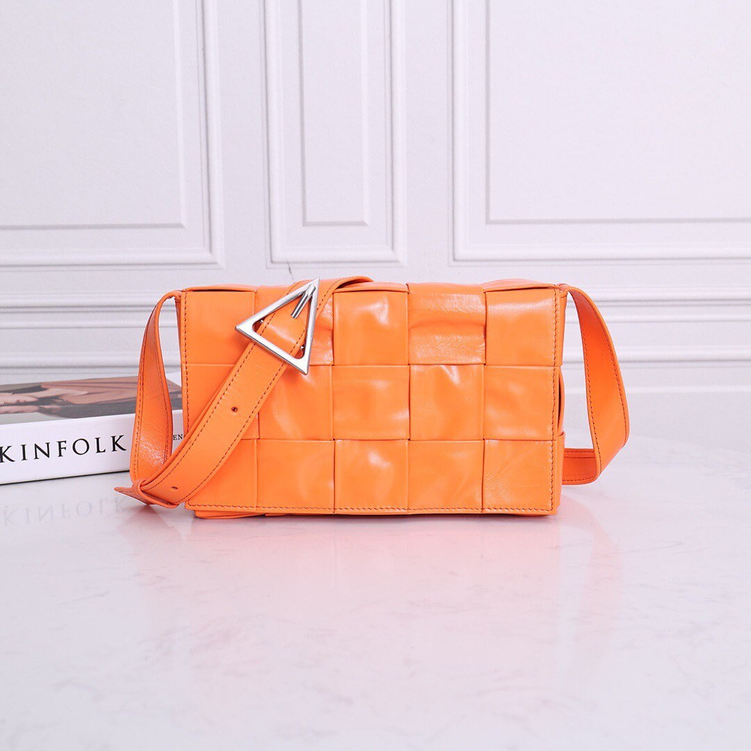 Cassette Bag Unisex in Oil Tanned Leather #2220 Multiple Colors