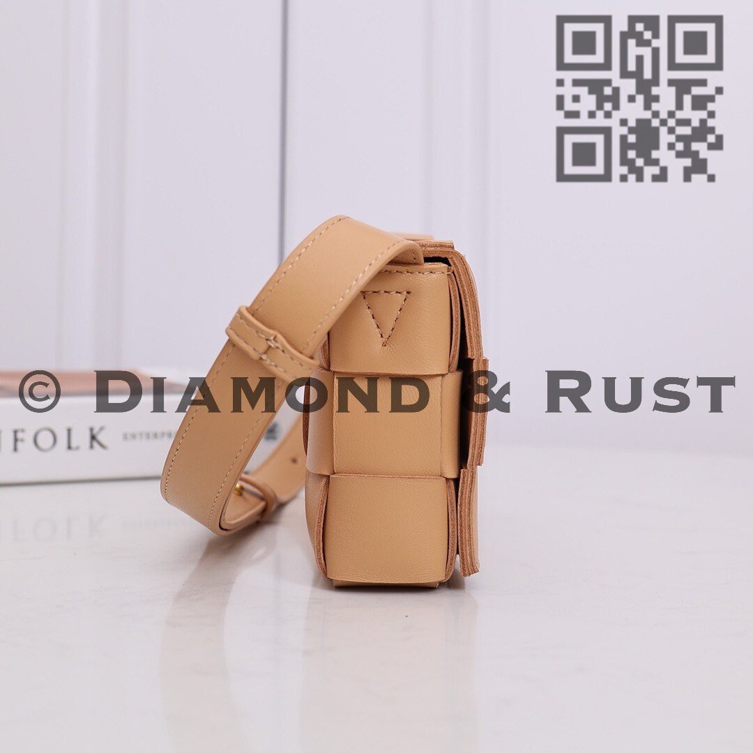 Cassette bag #2253 Almond