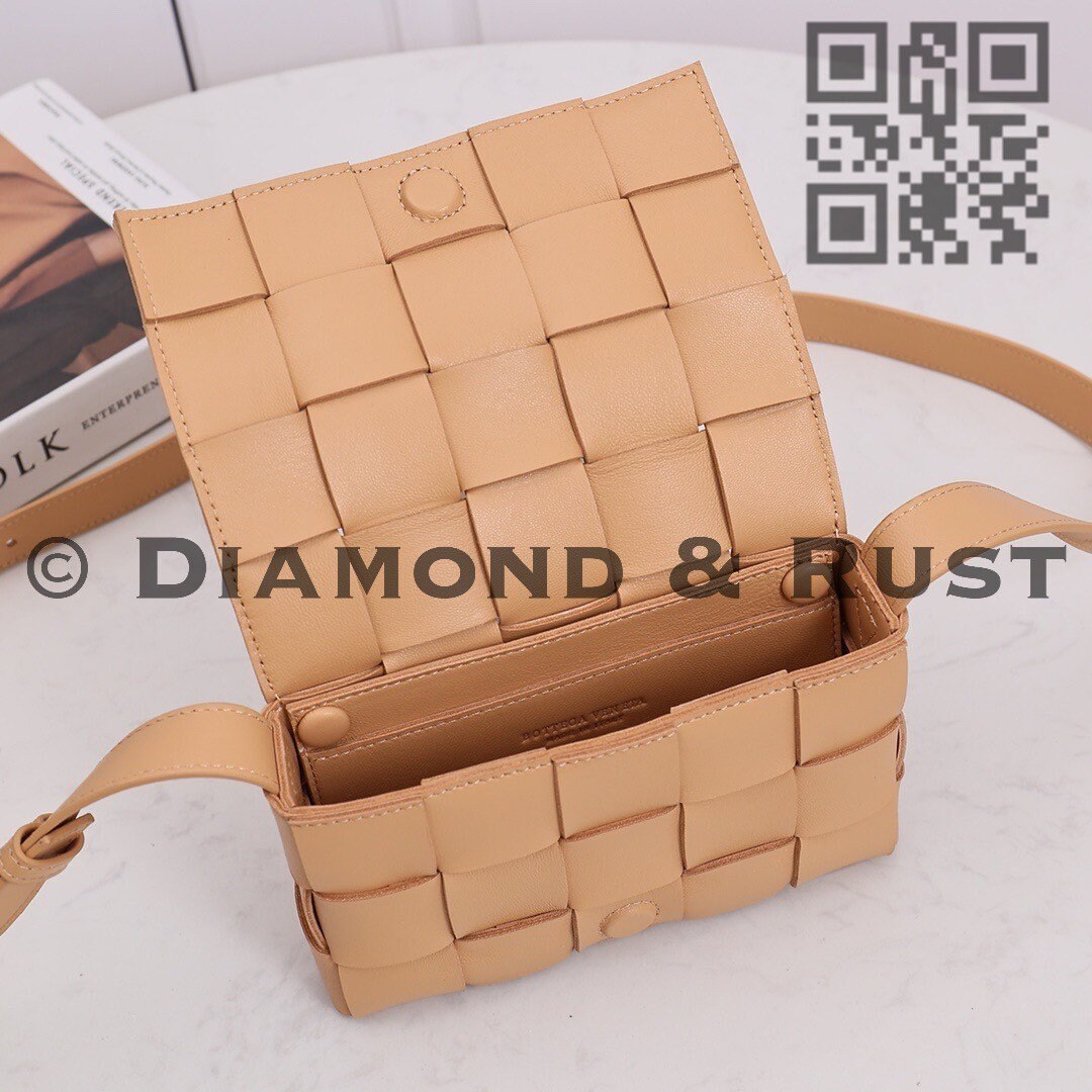Cassette bag #2253 Almond