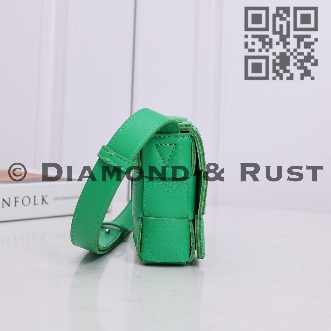 Cassette bag #2253 Parakeet Green