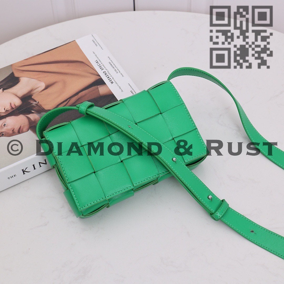 Cassette bag #2253 Parakeet Green