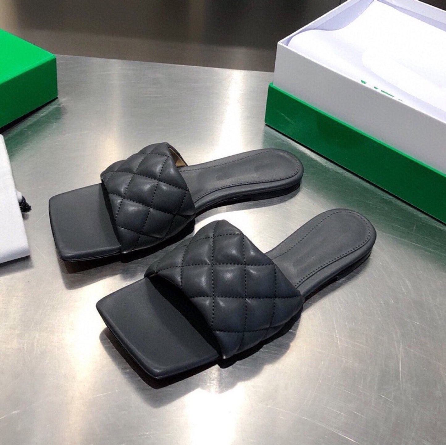 Genuine leather quilted sandal slide flat shoes