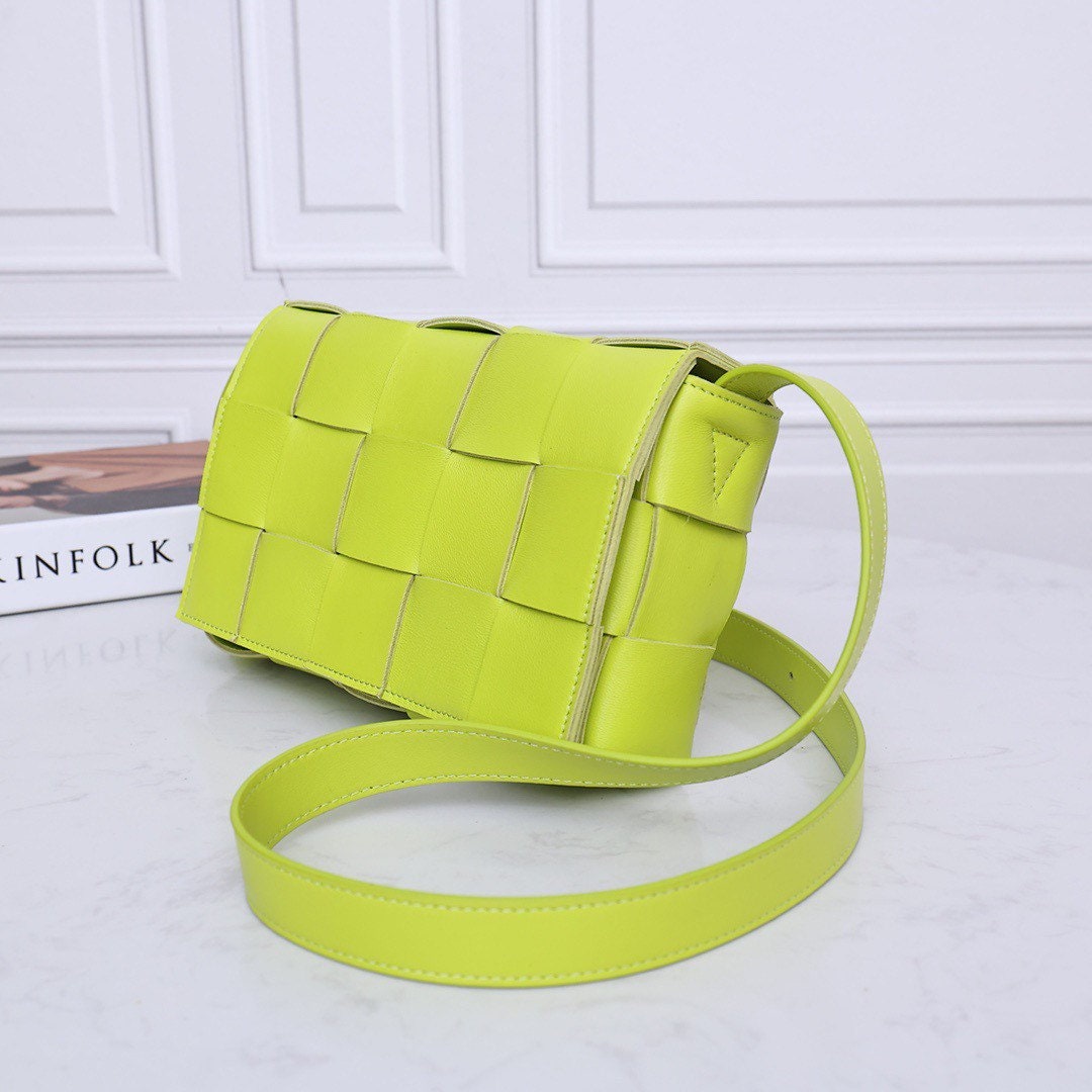 Cassette Bag #9030 Kiwi Green