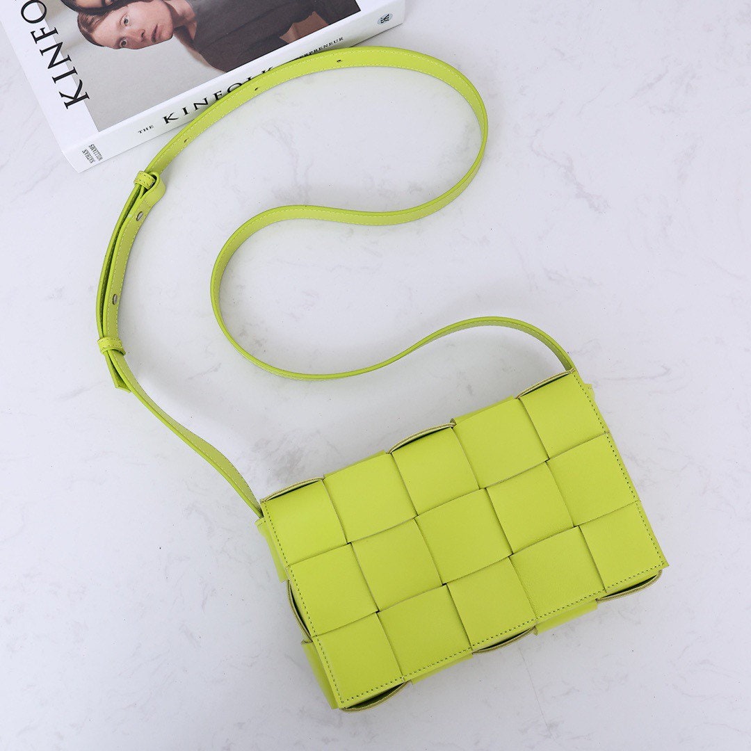 Cassette Bag #9030 Kiwi Green