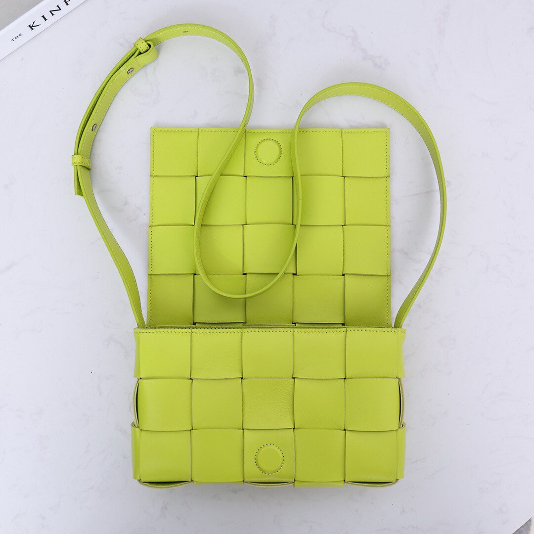 Cassette Bag #9030 Kiwi Green