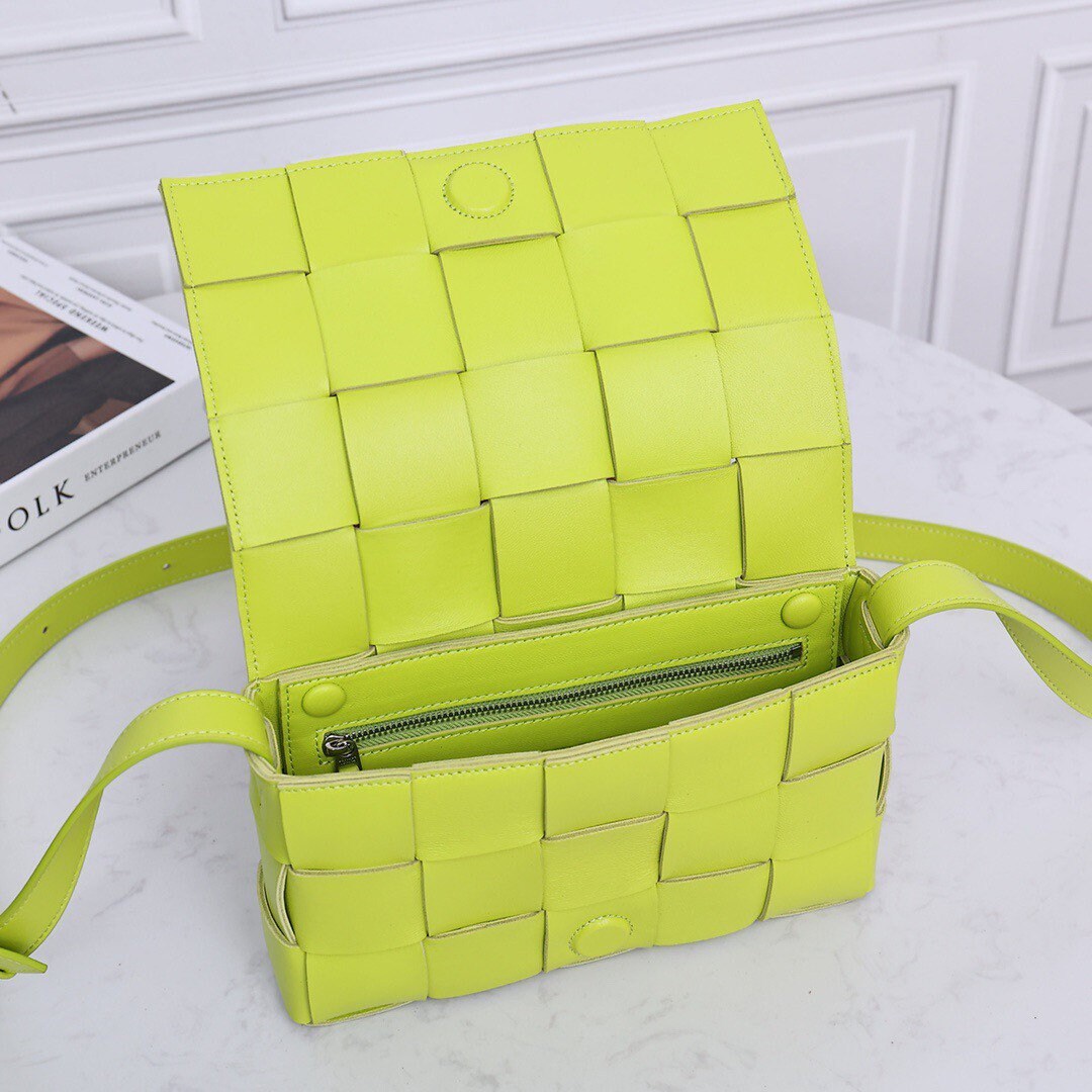 Cassette Bag #9030 Kiwi Green