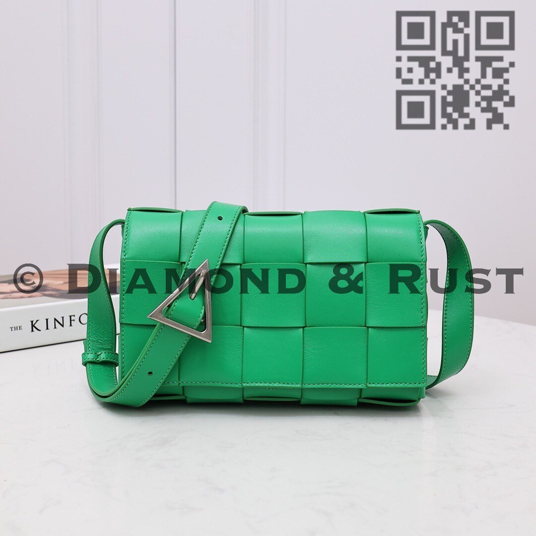Cassette Bag In Contrast Color # 2248 Green-Black