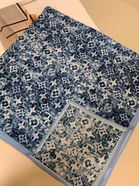Pure-silk crêpe-de-Chine scarf 100 % mulberry silk 65cm Square Indigo Blue Monogram-Style Pattern
