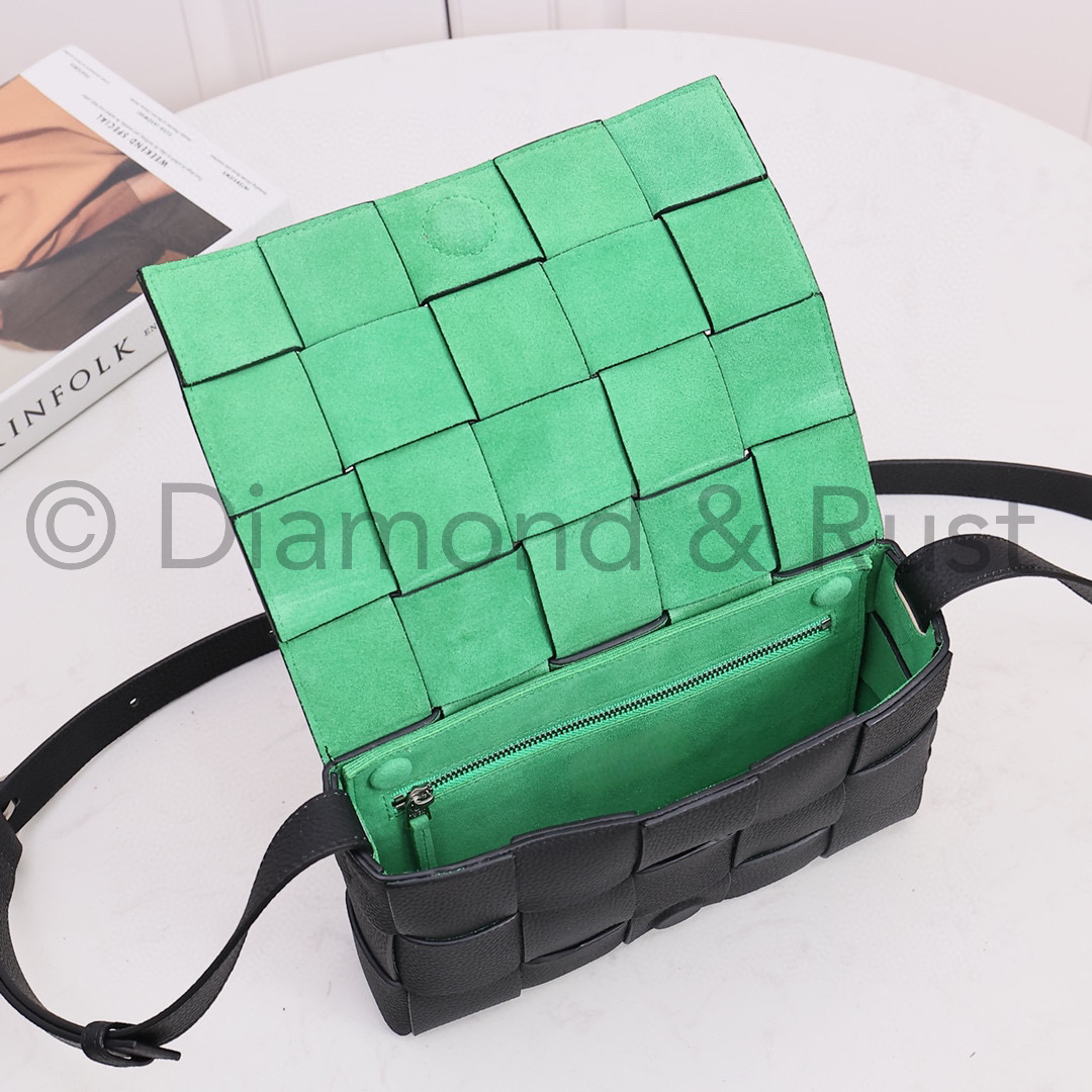 Cassette Bag In Contrast Color  # 2248 Black-Green Pebbled Leather