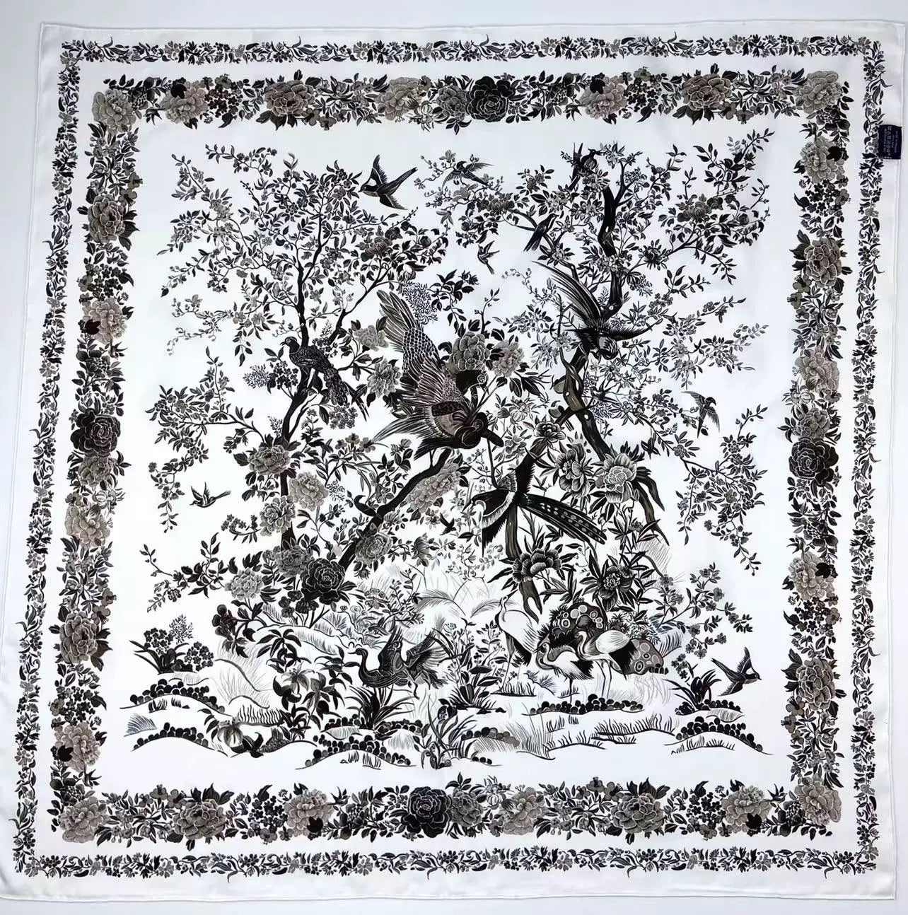 Reversible Double-Sided 100% Mulberry Silk Twill Scarf 18 momme 90cm Squre