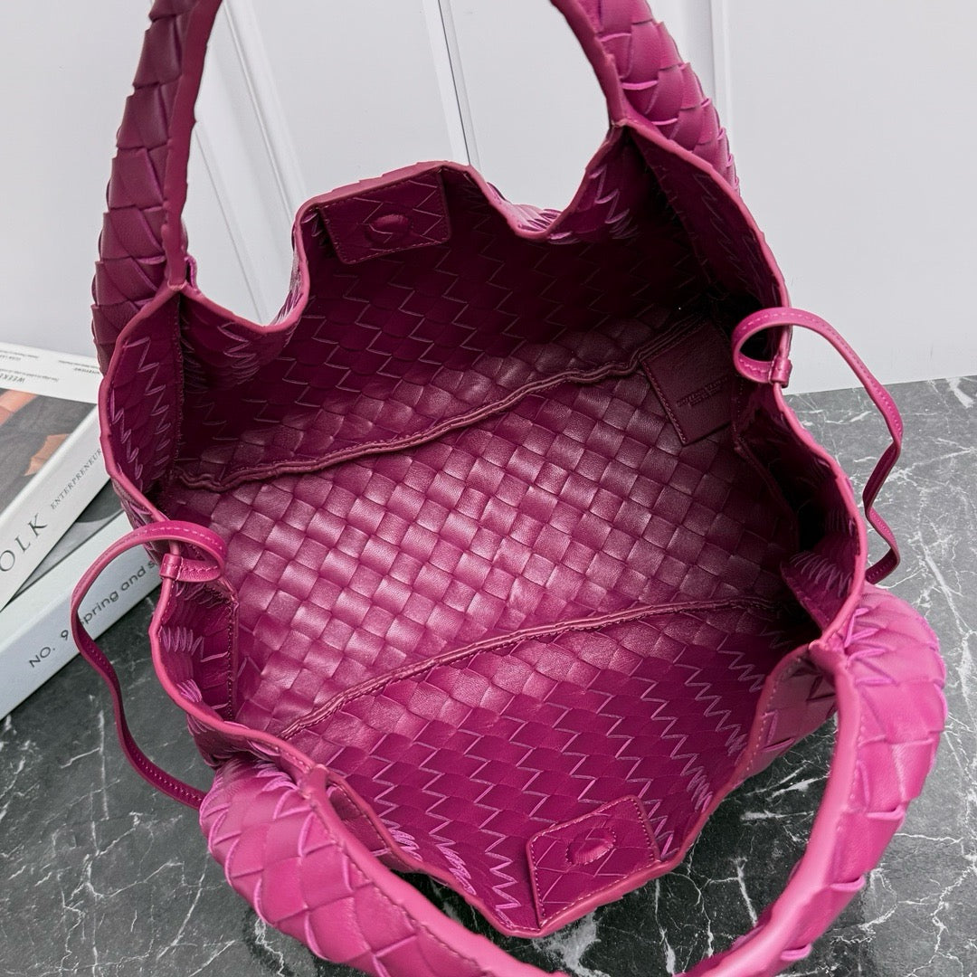 Small Campana Bag #2286 Beet