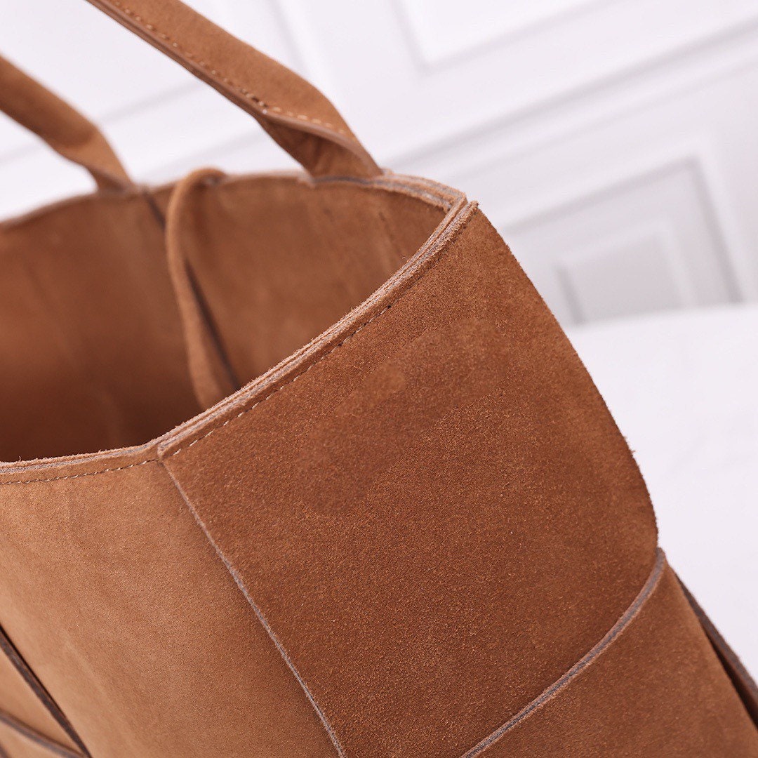 Medium Tote in Suede 36cm #2218A Caramel-Clearance