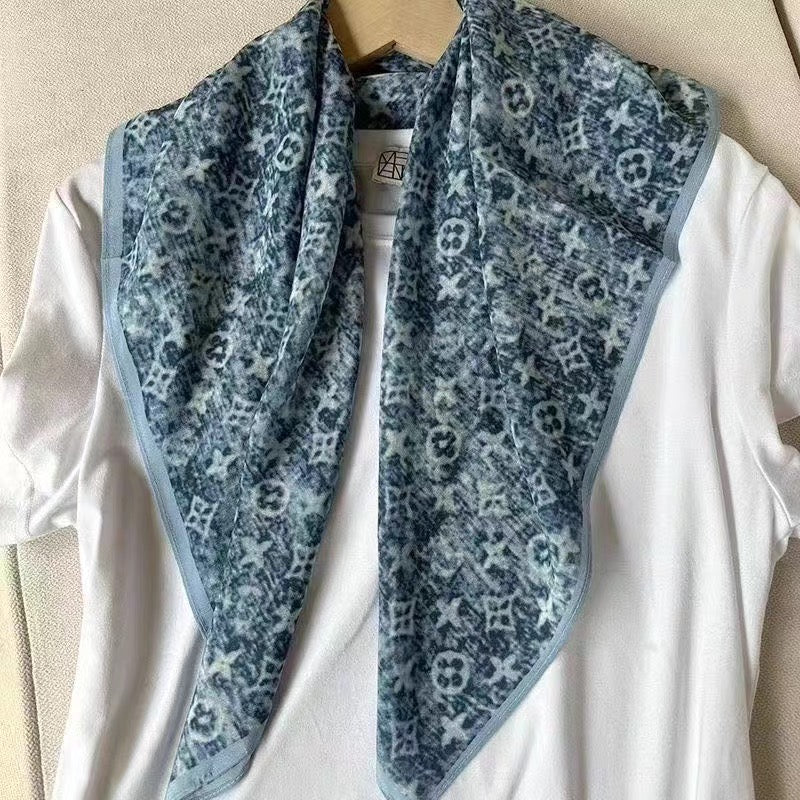 Pure-silk crêpe-de-Chine scarf 100 % mulberry silk 65cm Square Indigo Blue Monogram-Style Pattern