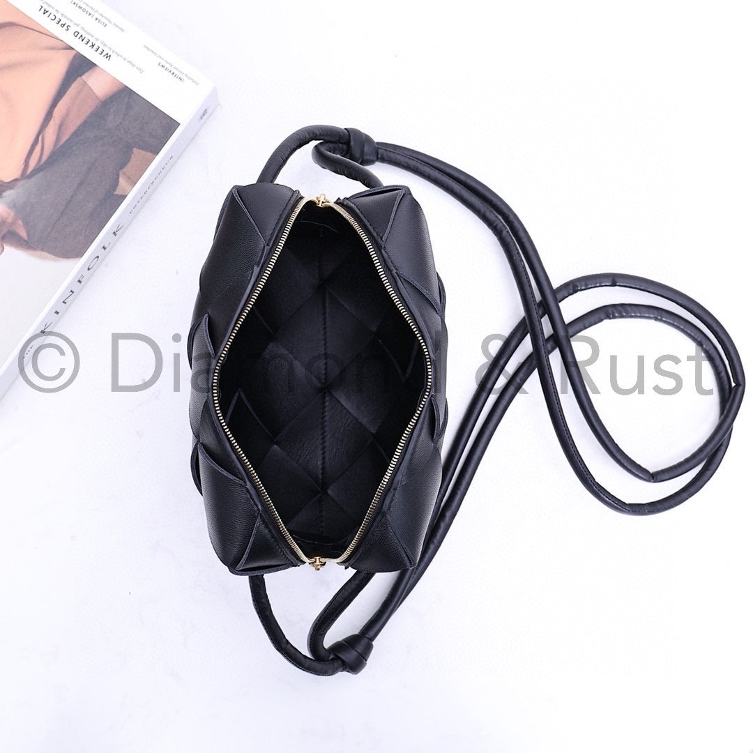 Medium Loop Camera Bag #2240-1 black-gold