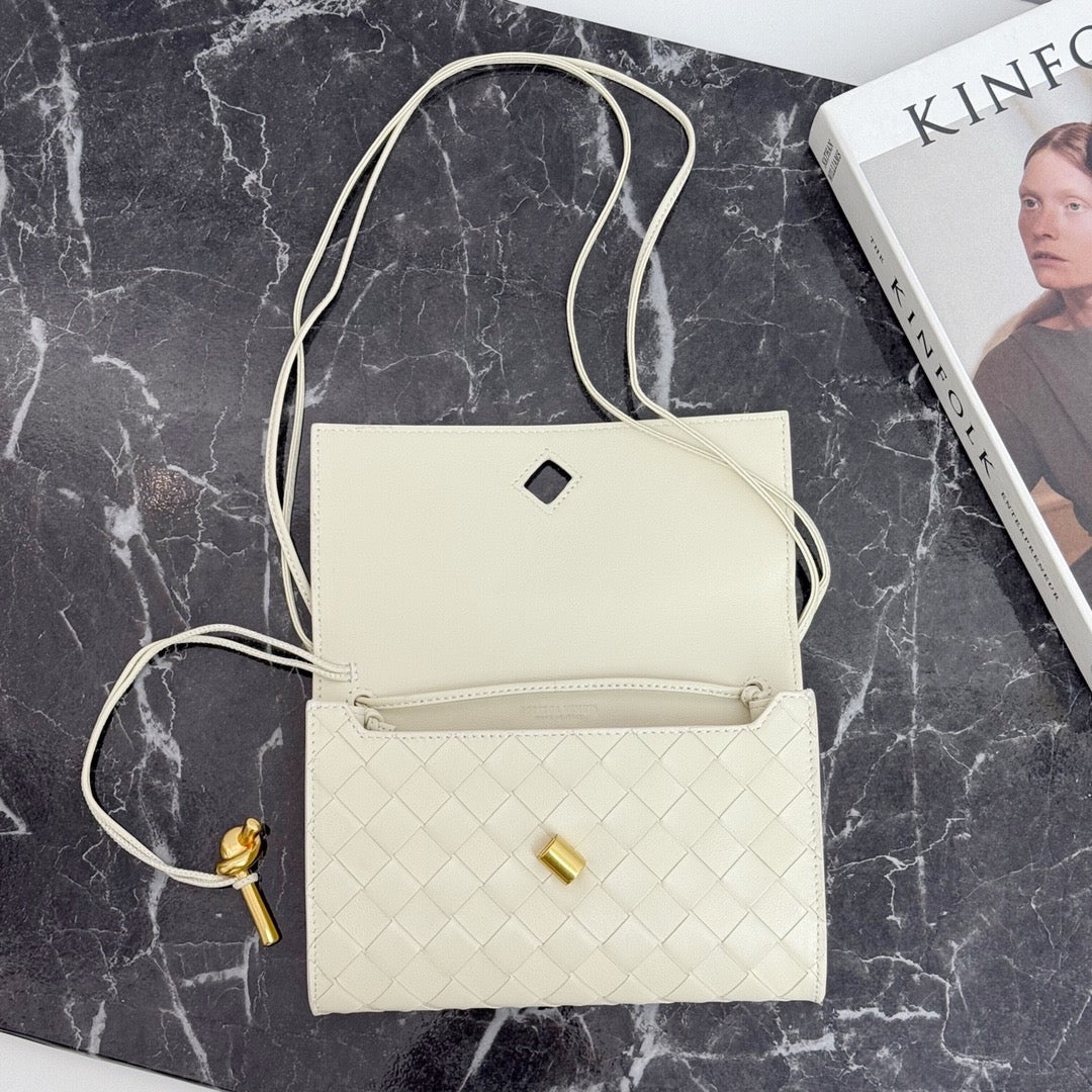 Andiamo Pouch Bag #2285 Sea Salt