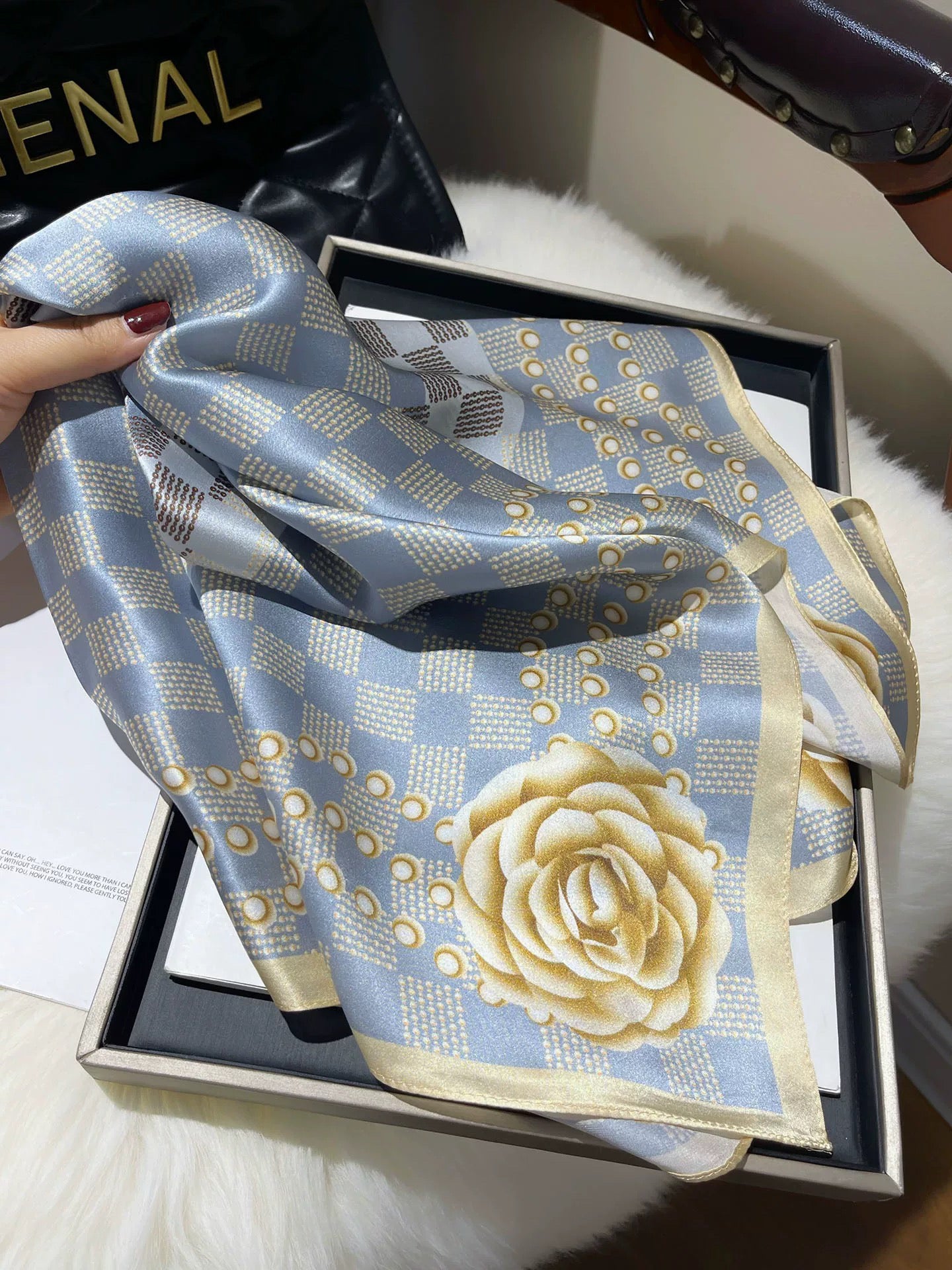 Pure-silk crêpe-de-chine double georgette scarf 100 % mulberry silk 70cm Square