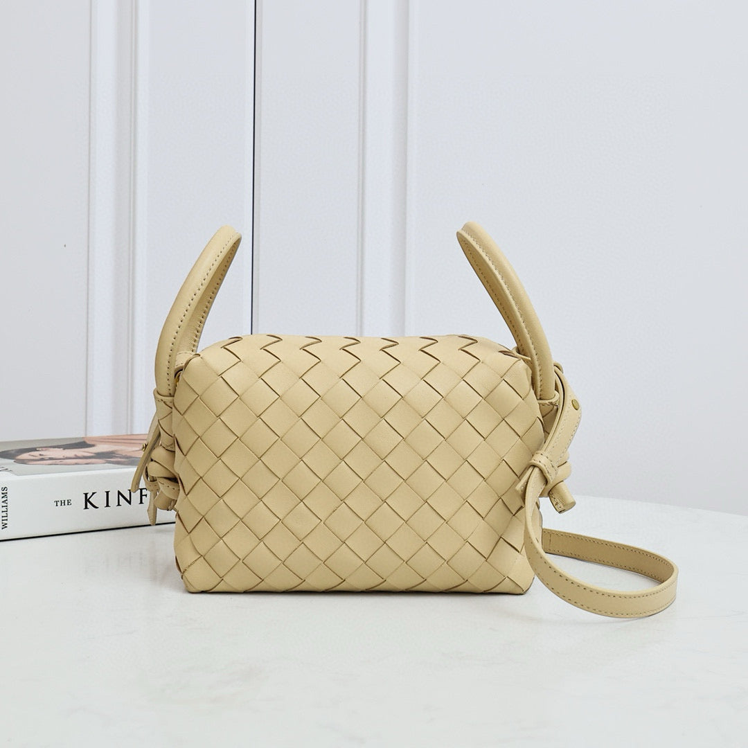 Small Loop Crossbody 9911 Cream