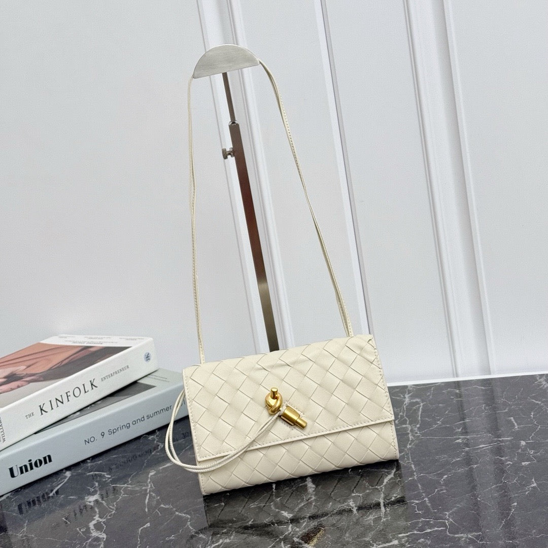 Andiamo Pouch Bag #2285 Sea Salt