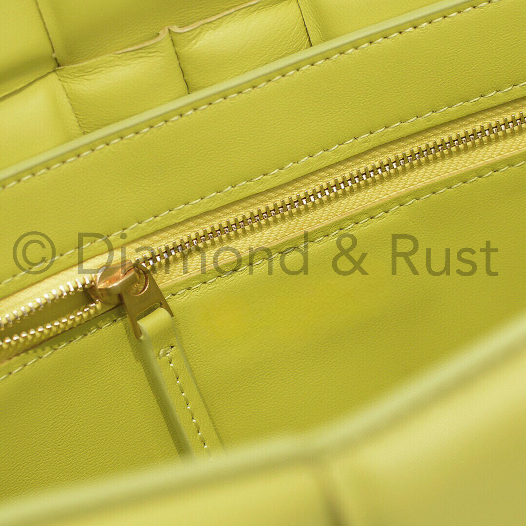 Padded Cassette Bag #6630A Kiwi