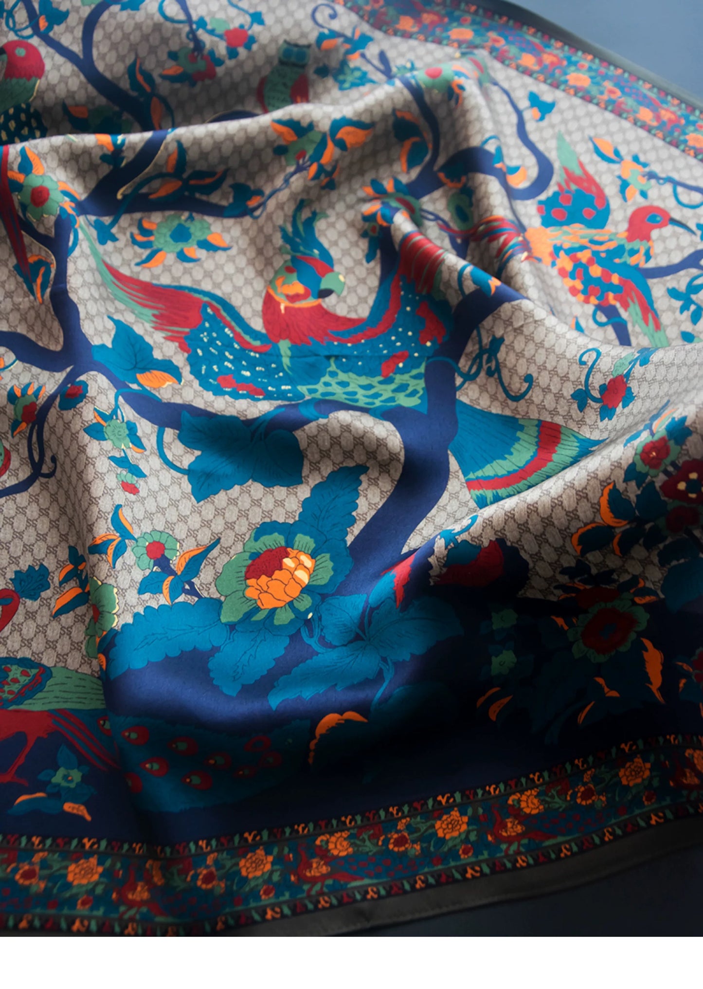 Pure Mulberry Silk Scarf – Lightweight 12 Momme Crepe, 70cm Square