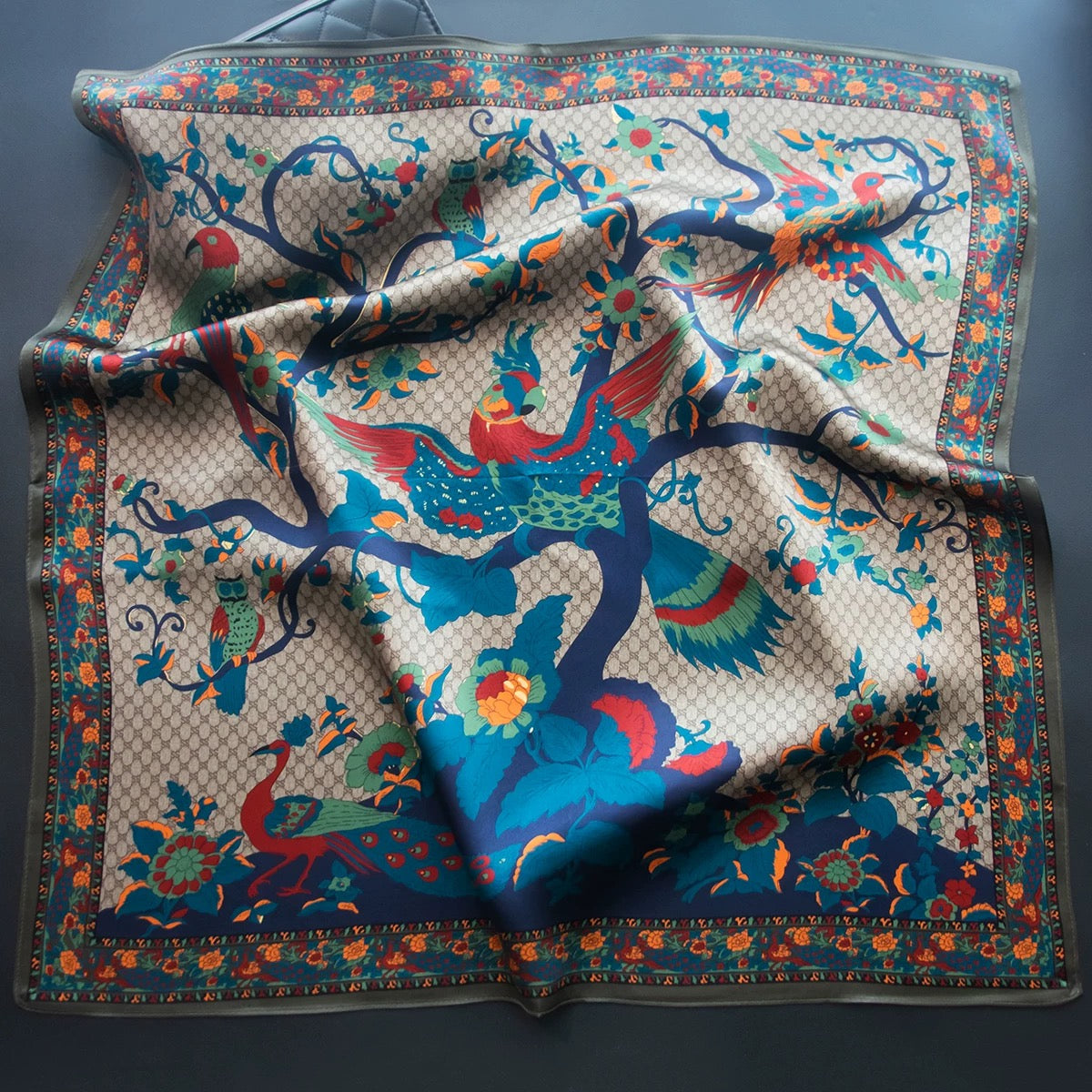Pure Mulberry Silk Scarf – Lightweight 12 Momme Crepe, 70cm Square