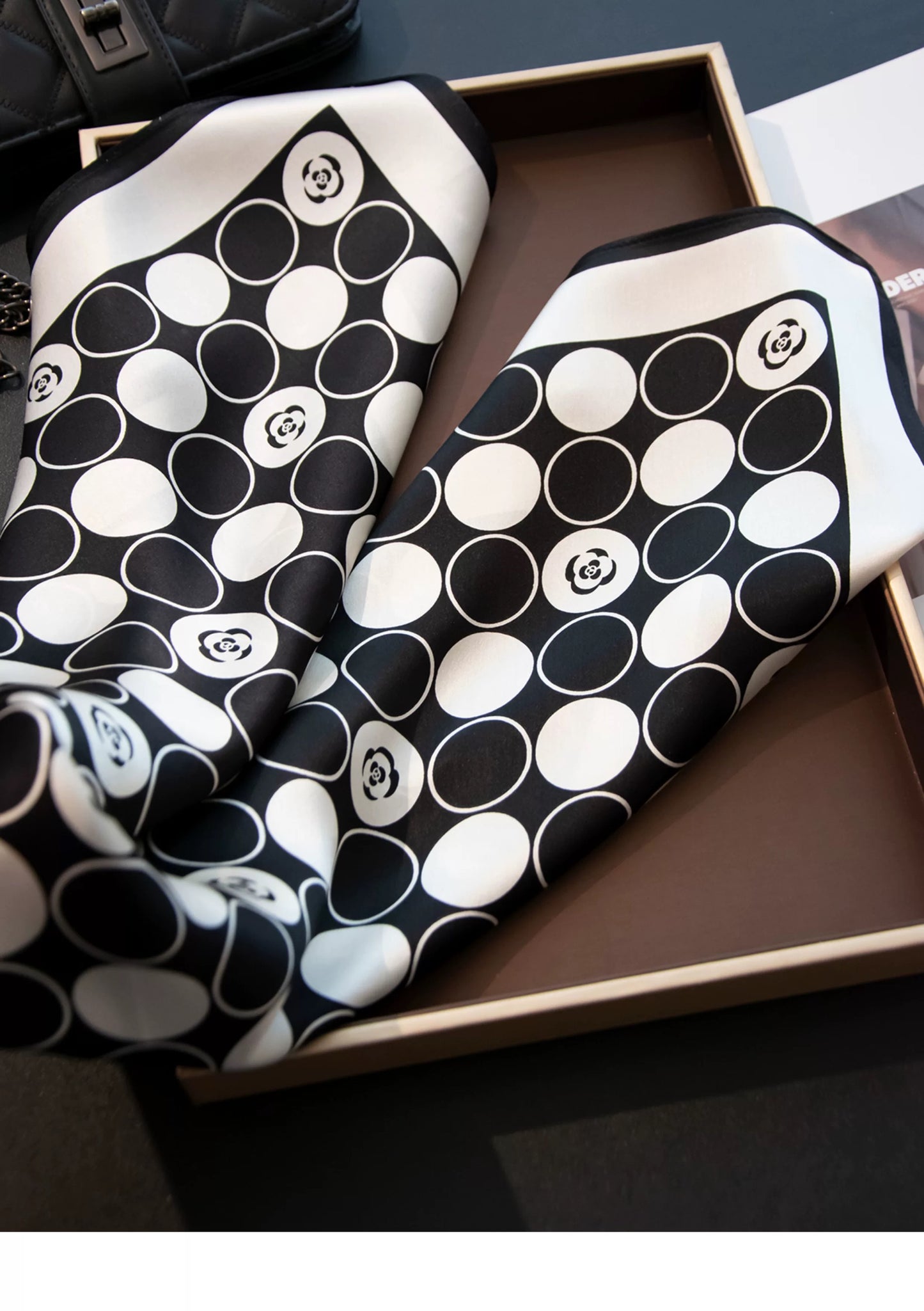 Pure Mulberry Silk Scarf – Lightweight 12 Momme Crepe, 70cm Square