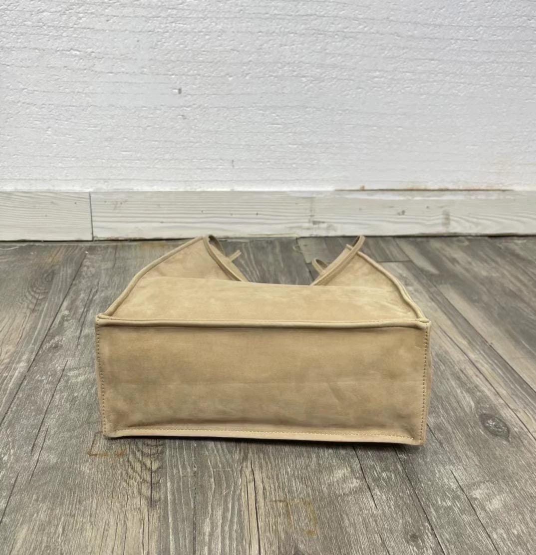 Lambskin To Go Tote – Lightweight Minimalist Shoulder & Handbag Sand