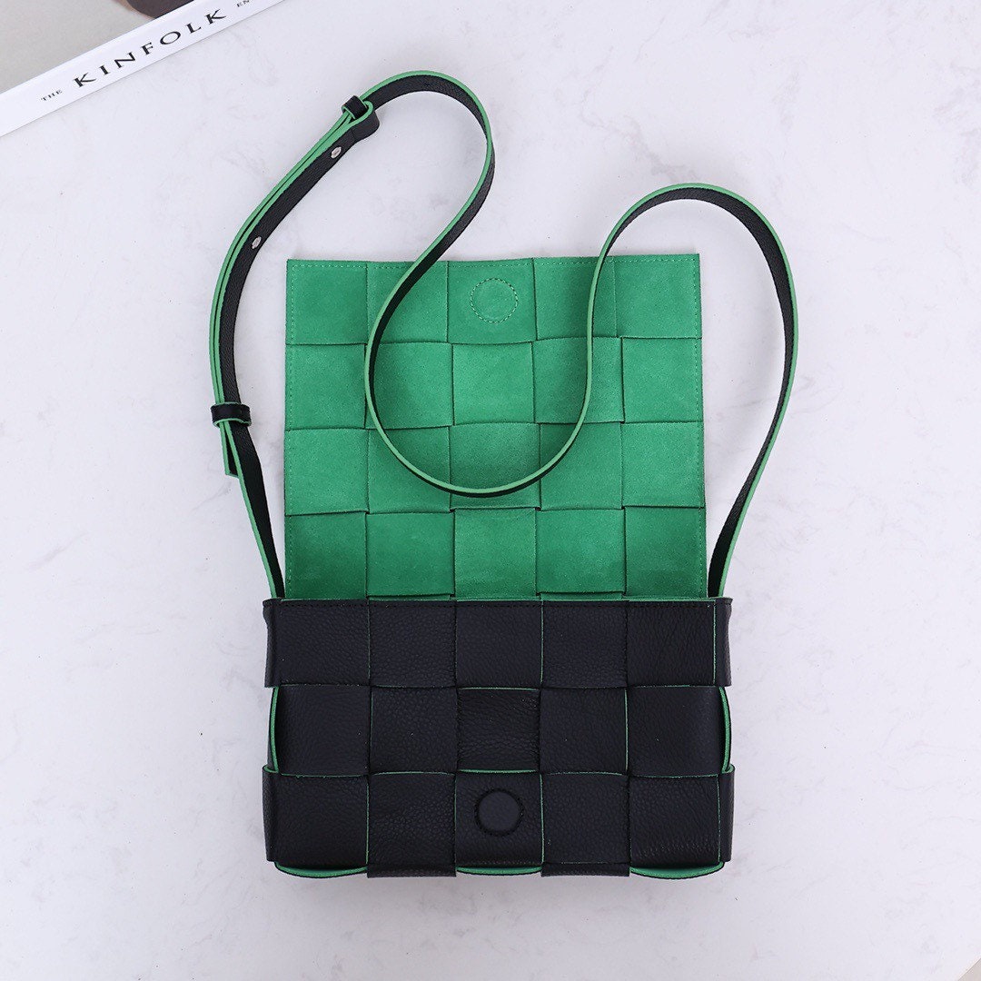 Cassette Bag In Contrast Color Pebbled Leather # 9030 Black-Green