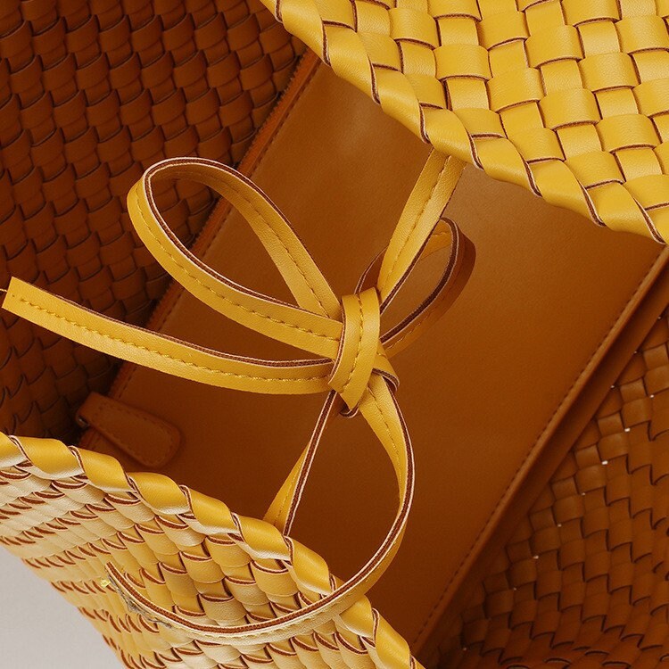 Intrecciato Basket Bag in Vegan Leather (PU)